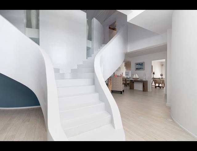 4 BEDROOM FREEHOLD FOR SALE IN GROTTO BAY